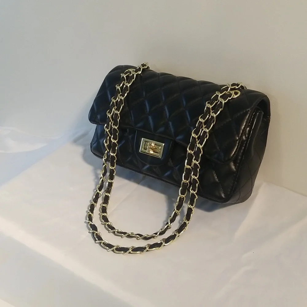 Elegant Black Quilted Chain Bag - Picture 3 of 9